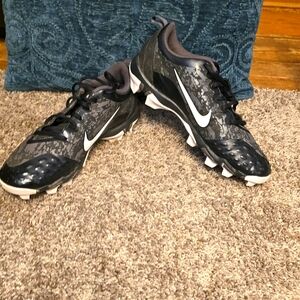 Unisex Nike softball cleats. Size 10s